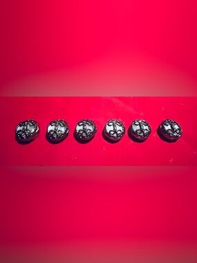 Nona Vintage buttons covers 6